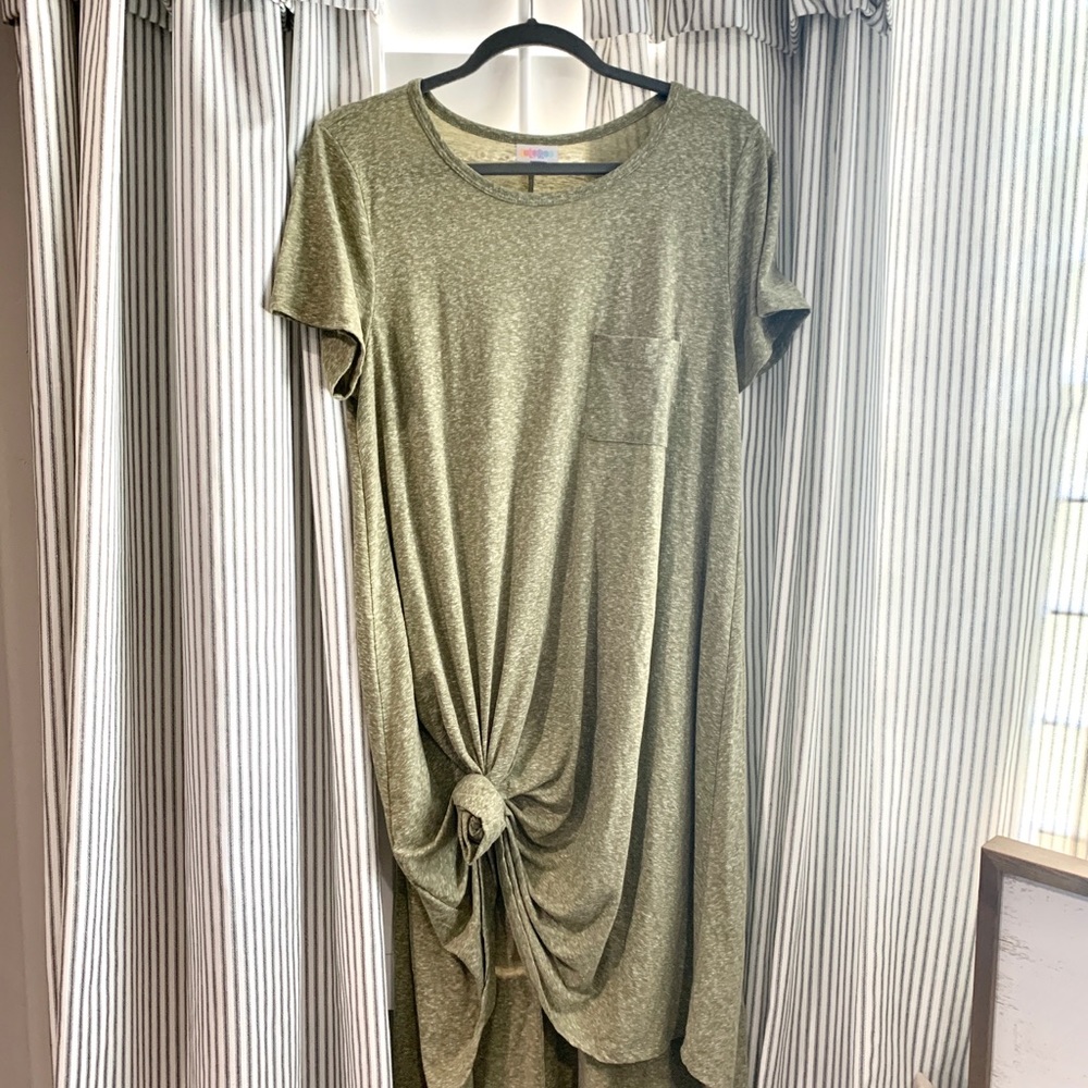 Large LulaRoe Carly dress